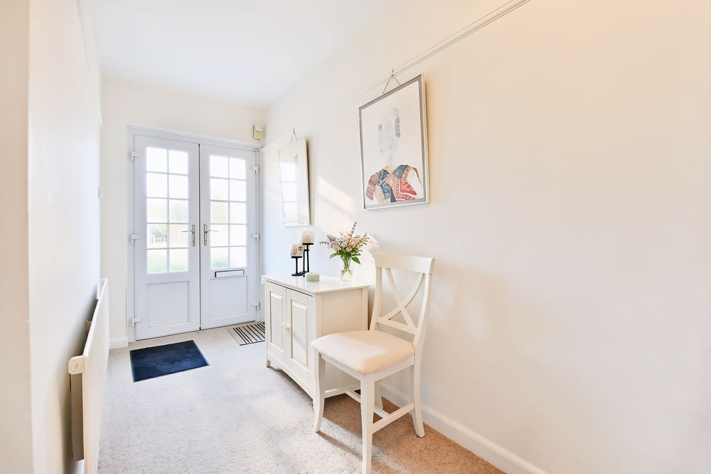 Entrance Hallway- click for photo gallery